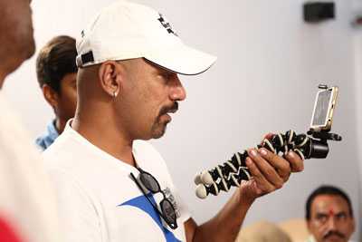 director-dhruv-sekhar-working-stills-for-lovers-club